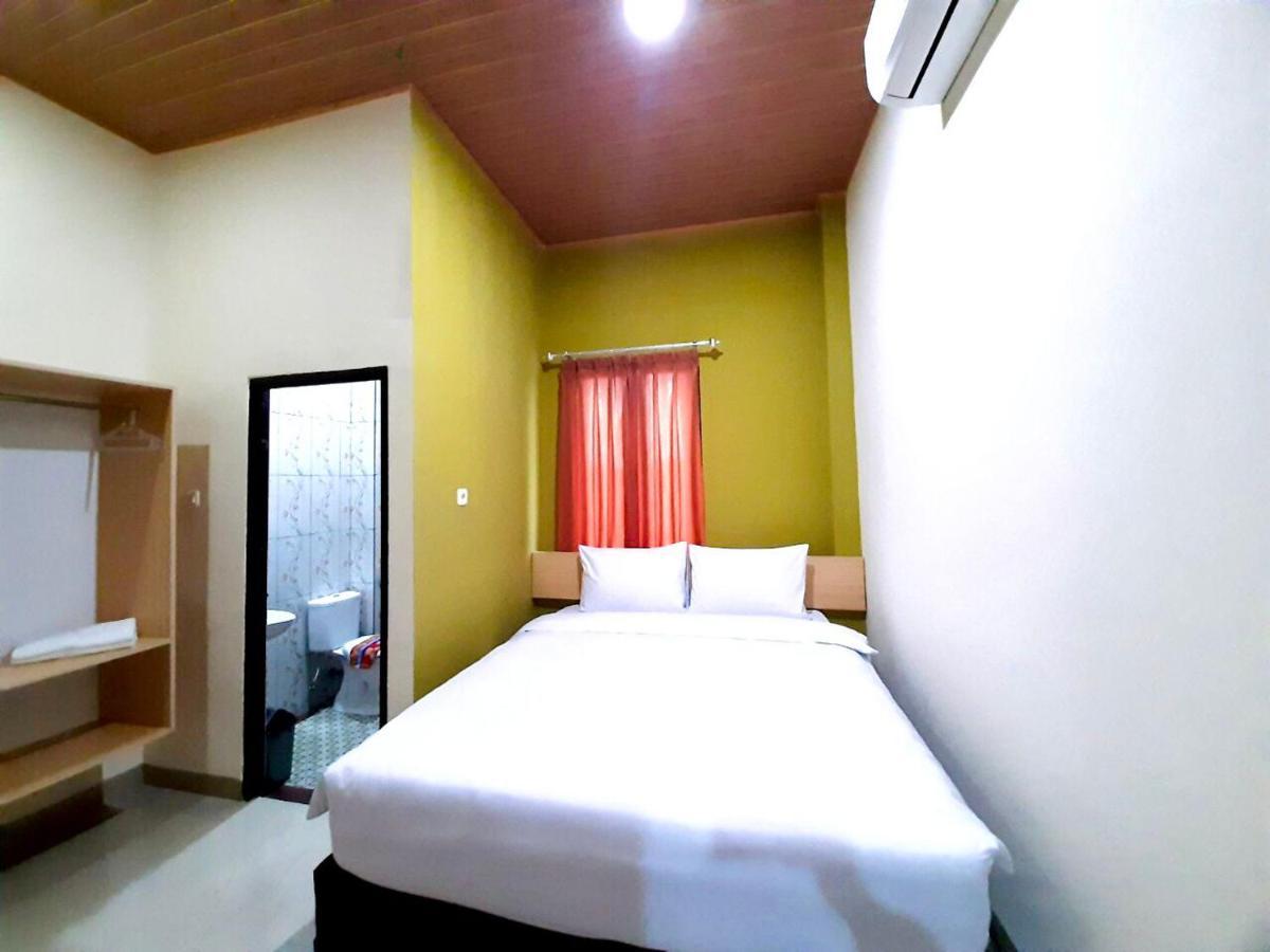 Hotel Sriwijaya 99 パレンバン エクステリア 写真