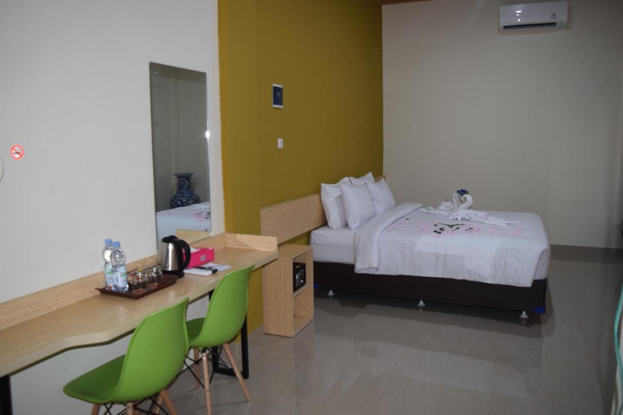 Hotel Sriwijaya 99 パレンバン エクステリア 写真