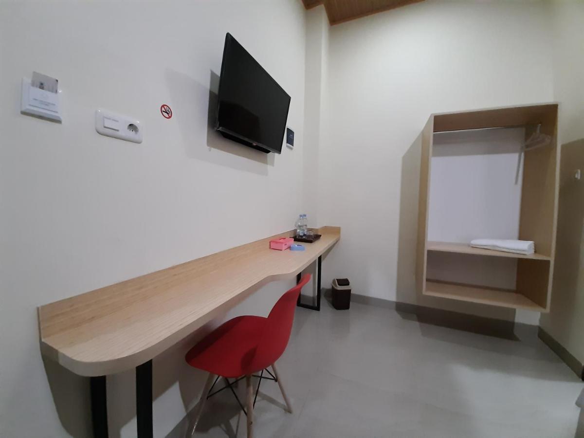Hotel Sriwijaya 99 パレンバン エクステリア 写真